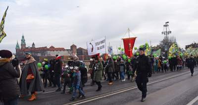 Tysiące krakowian na ulicach, jeden z królów z... Dalekiego Wschodu - zdjęcie 9