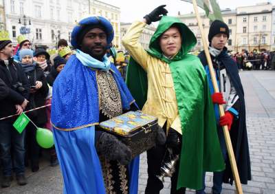 Tysiące krakowian na ulicach, jeden z królów z... Dalekiego Wschodu - zdjęcie 29