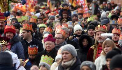 Tysiące krakowian na ulicach, jeden z królów z... Dalekiego Wschodu - zdjęcie 19