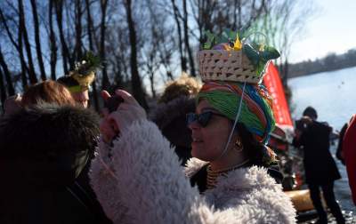 Zabawa na Bagrach: przed rokiem zalew pokrywał lód, a teraz... - zdjęcie 1
