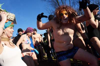 Zabawa na Bagrach: przed rokiem zalew pokrywał lód, a teraz... - zdjęcie 17