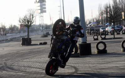 Oni to lubią: opary benzyny, spaliny, i dym spod spalonych gum - zdjęcie 26