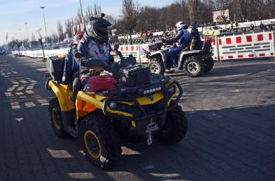 Oni to lubią: opary benzyny, spaliny, i dym spod spalonych gum - zdjęcie 3