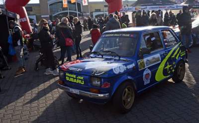 Oni to lubią: opary benzyny, spaliny, i dym spod spalonych gum - zdjęcie 1