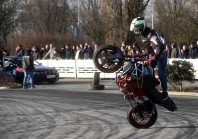 Oni to lubią: opary benzyny, spaliny, i dym spod spalonych gum - zdjęcie 22