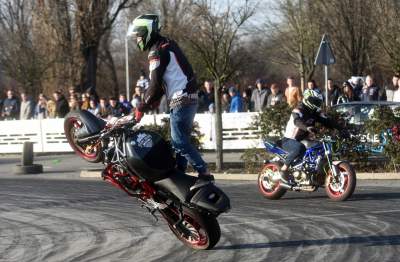 Oni to lubią: opary benzyny, spaliny, i dym spod spalonych gum - zdjęcie 23