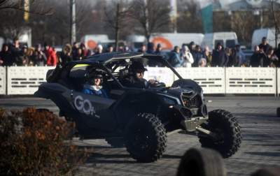 Oni to lubią: opary benzyny, spaliny, i dym spod spalonych gum - zdjęcie 7