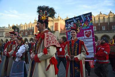 Największa skarbonka WOŚP pochodem przeniesiona na Powiśle - zdjęcie 17