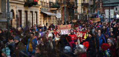Największa skarbonka WOŚP pochodem przeniesiona na Powiśle - zdjęcie 37