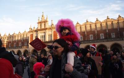 Największa skarbonka WOŚP pochodem przeniesiona na Powiśle - zdjęcie 19