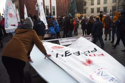 Największa skarbonka WOŚP pochodem przeniesiona na Powiśle - zdjęcie 23