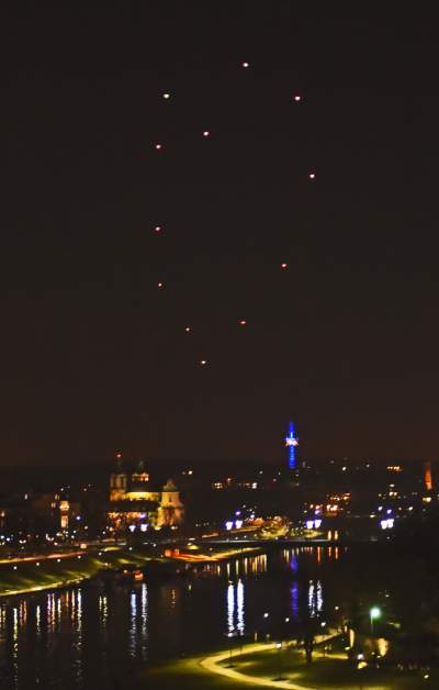 Światełko do nieba i serduszko z dronów pod Wawelem... - zdjęcie 19