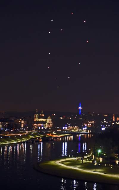 Światełko do nieba i serduszko z dronów pod Wawelem... - zdjęcie 20