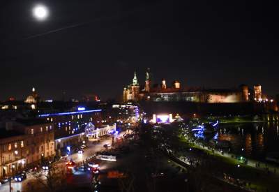 Światełko do nieba i serduszko z dronów pod Wawelem... - zdjęcie 17