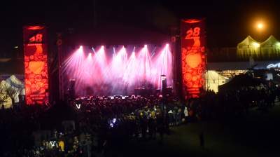 Światełko do nieba i serduszko z dronów pod Wawelem... - zdjęcie 4