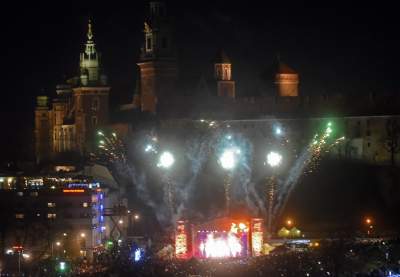 Światełko do nieba i serduszko z dronów pod Wawelem... - zdjęcie 34