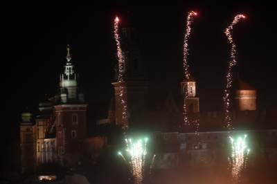 Światełko do nieba i serduszko z dronów pod Wawelem... - zdjęcie 24