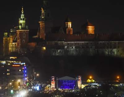 Światełko do nieba i serduszko z dronów pod Wawelem... - zdjęcie 10