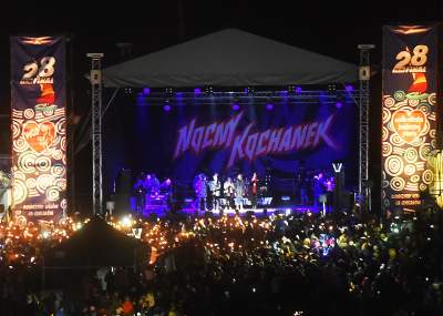 Światełko do nieba i serduszko z dronów pod Wawelem... - zdjęcie 42