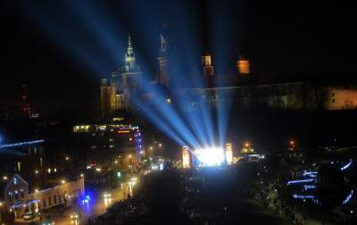 Światełko do nieba i serduszko z dronów pod Wawelem... - zdjęcie 11