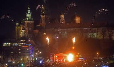 Światełko do nieba i serduszko z dronów pod Wawelem... - zdjęcie 51