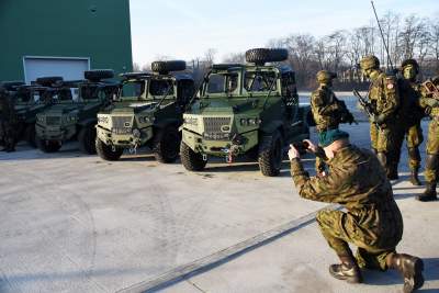 Będą te auta zrzucać z samolotu! - zdjęcie 6