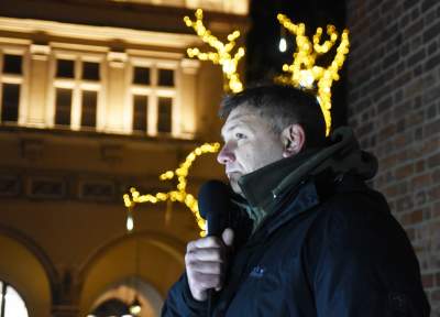 Wieczorny protest przed wieżą Ratuszową - zdjęcie 10