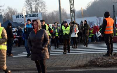 "Żółte kamizelki" blokowały zakopiankę koło Myślenic - zdjęcie 9