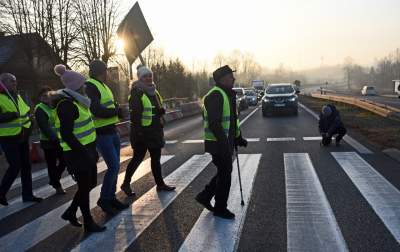 "Żółte kamizelki" blokowały zakopiankę koło Myślenic - zdjęcie 12