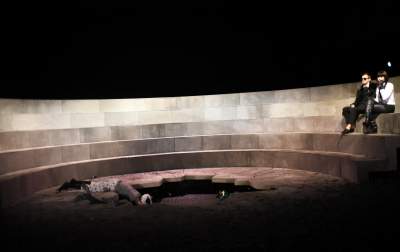 Premiera w Krakowie: rozpoznajecie o jaką szkolną lekturę chodzi? - zdjęcie 2