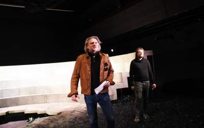 Premiera w Krakowie: rozpoznajecie o jaką szkolną lekturę chodzi? - zdjęcie 10