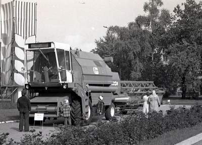 Nie tak dawno w Krakowie: pokaz mocy... kółek rolniczych - zdjęcie 4