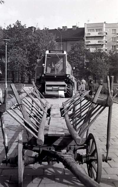 Nie tak dawno w Krakowie: pokaz mocy... kółek rolniczych - zdjęcie 1