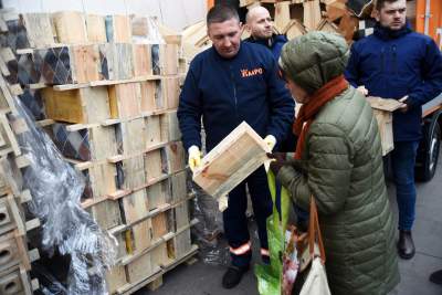 Walentynkowy przedmiot pożądania w Krakowie, rozdali tysiąc - zdjęcie 11