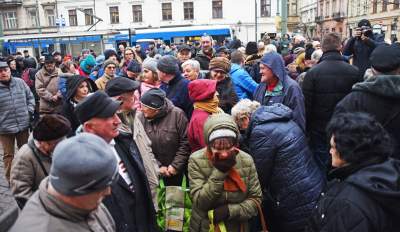Walentynkowy przedmiot pożądania w Krakowie, rozdali tysiąc - zdjęcie 7