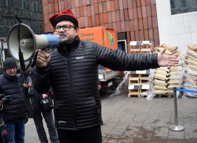 Walentynkowy przedmiot pożądania w Krakowie, rozdali tysiąc - zdjęcie 2