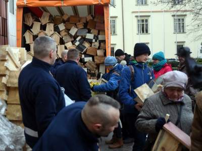 Walentynkowy przedmiot pożądania w Krakowie, rozdali tysiąc - zdjęcie 17