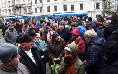Walentynkowy przedmiot pożądania w Krakowie, rozdali tysiąc - zdjęcie 9