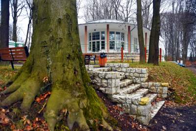 Zabytkowy pawilon w Lesie Wolskim zyskał nowe oblicze - zdjęcie 3