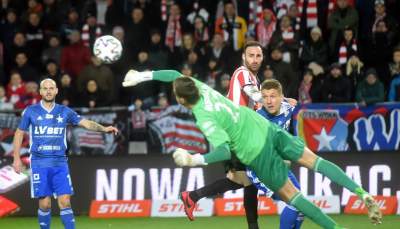 Smutny wieczór dla fanów Cracovii,  porażka i kara finansowa - zdjęcie 17