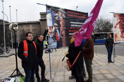 Dzień kobiet w Krakowie pod nadzorem: Manifa i... płacz dzieci - zdjęcie 12