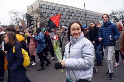 Dzień kobiet w Krakowie pod nadzorem: Manifa i... płacz dzieci - zdjęcie 23