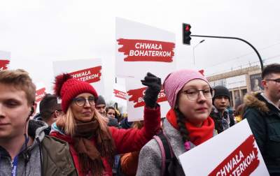 Dzień kobiet w Krakowie pod nadzorem: Manifa i... płacz dzieci - zdjęcie 30