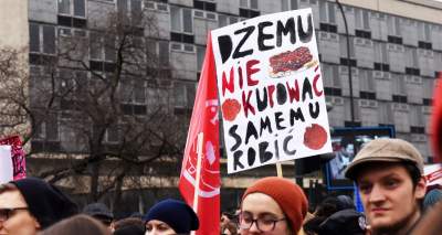 Dzień kobiet w Krakowie pod nadzorem: Manifa i... płacz dzieci - zdjęcie 29