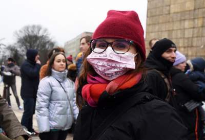 Dzień kobiet w Krakowie pod nadzorem: Manifa i... płacz dzieci - zdjęcie 2