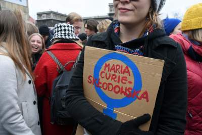 Dzień kobiet w Krakowie pod nadzorem: Manifa i... płacz dzieci - zdjęcie 9