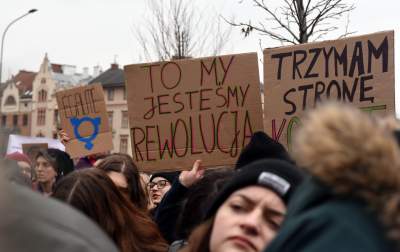 Dzień kobiet w Krakowie pod nadzorem: Manifa i... płacz dzieci - zdjęcie 6