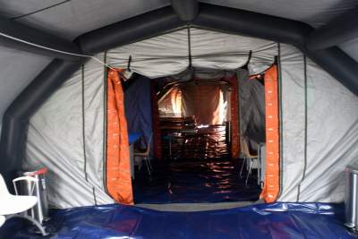 Wstrzymane planowe zabiegi w szpitalu, dodatkowe łóżka w namiocie - zdjęcie 12