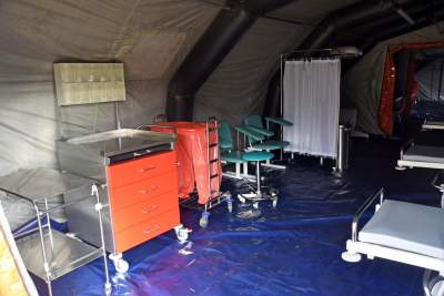 Wstrzymane planowe zabiegi w szpitalu, dodatkowe łóżka w namiocie - zdjęcie 14