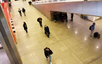 Pustki w Balicach, koronawirus wystraszył turystów (10 marca 2020) fot. Marek Lasyk - zdjęcie 8